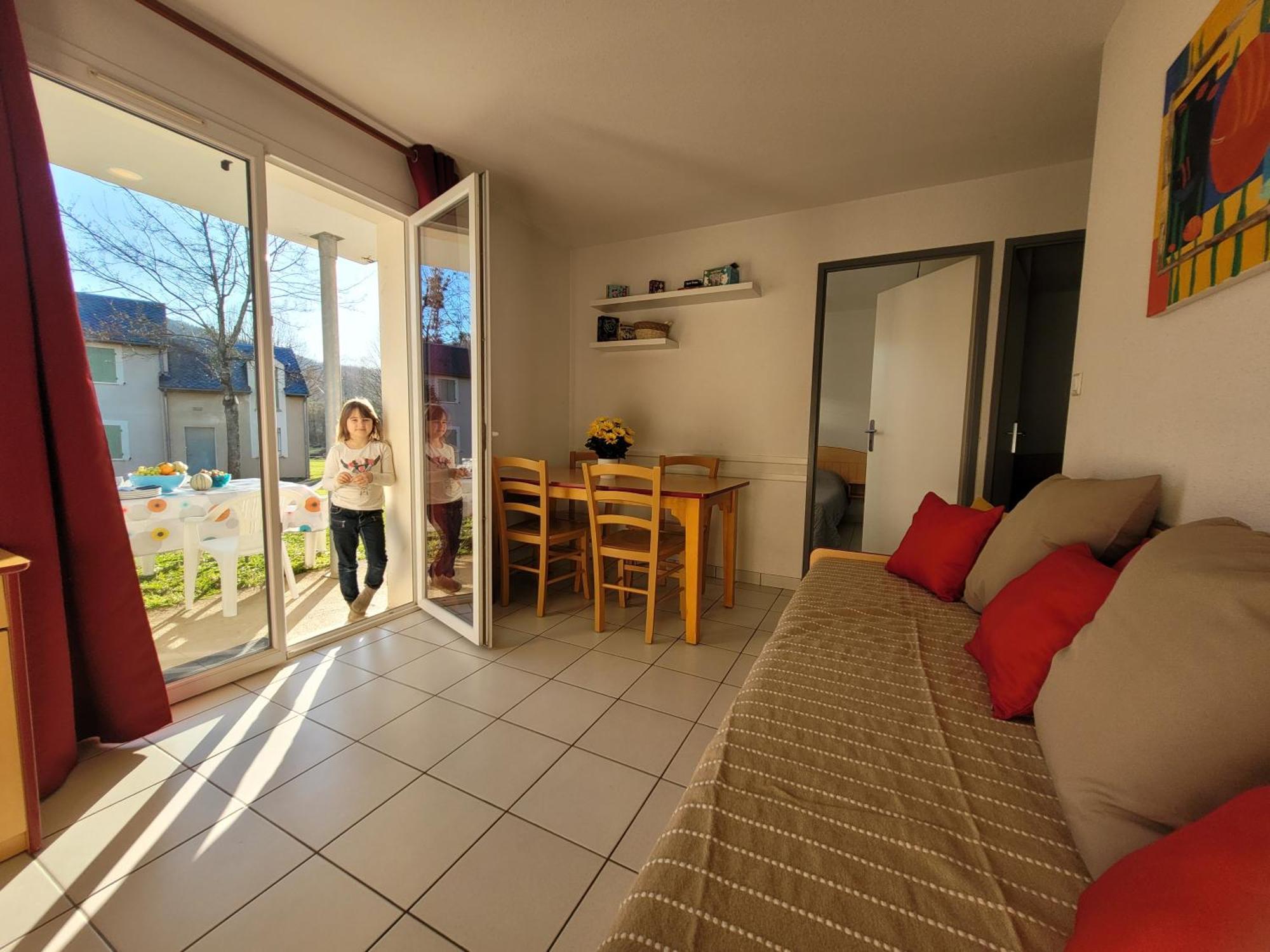 La Maison Bleue, Village Vacances, Piscine, Parking Saint-Geniez-dʼOlt Exteriér fotografie